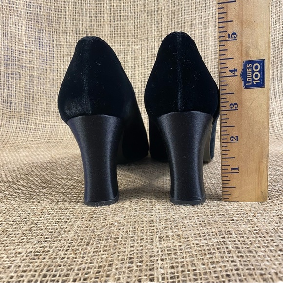 Stuart Weitzman Pumps Square Toe Black Velvet 8.5B - Picture 7 of 11